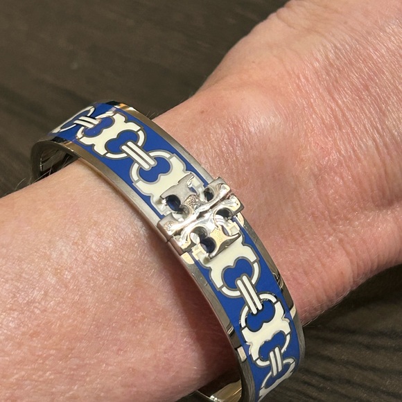 Tory Burch Kira Gemini Link Logo Bracelet - Picture 2 of 7
